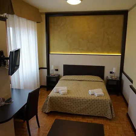 Astoria Hotel 3*