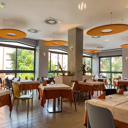 Astoria Hotel 3*
