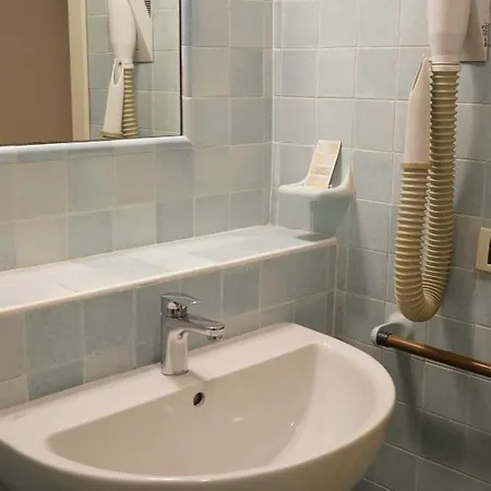 Astoria מלון 3*