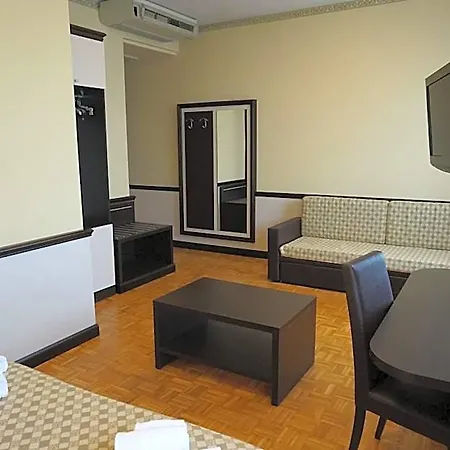 מלון Astoria 3*