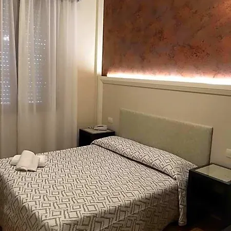 Astoria מלון