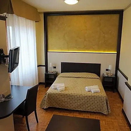Astoria 3*