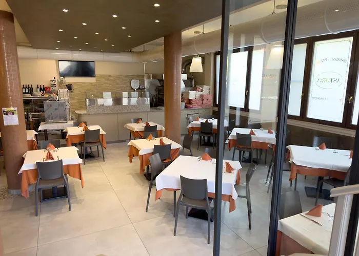 阿索托丽亚酒店 酒店 菲登扎