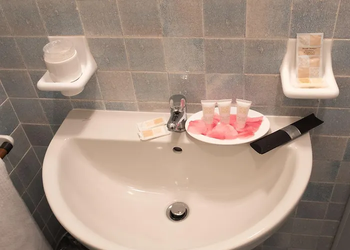 阿索托丽亚酒店 3*