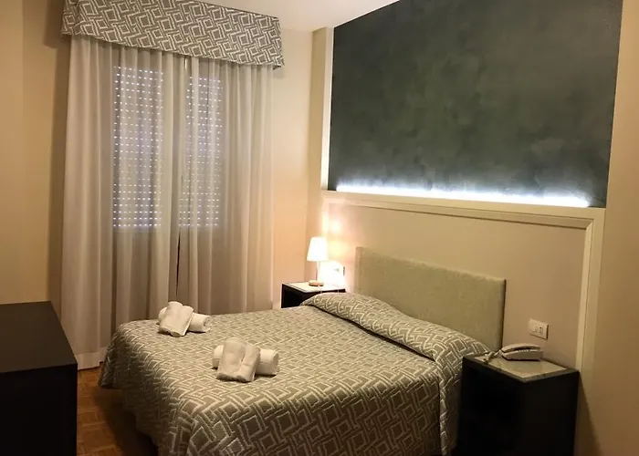 阿索托丽亚酒店 菲登扎